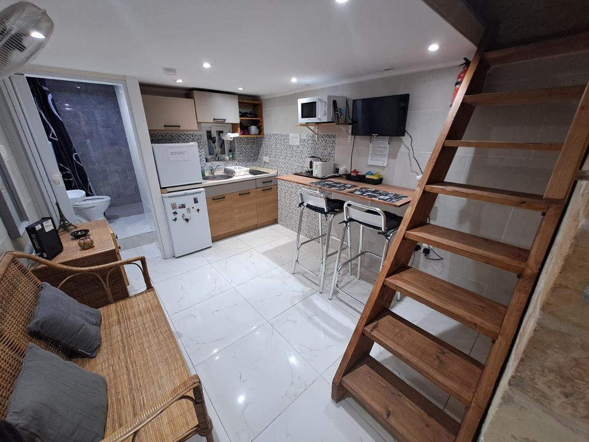 Cozy Loft In The Heart Of Валета Екстериор снимка